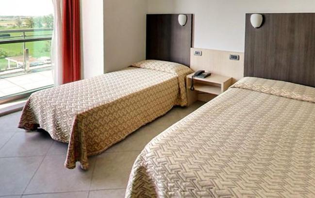 Hotel Lux Modena Esterno foto