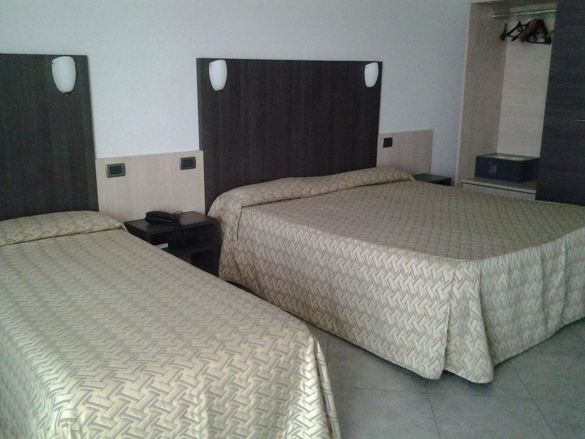 Hotel Lux Modena Esterno foto