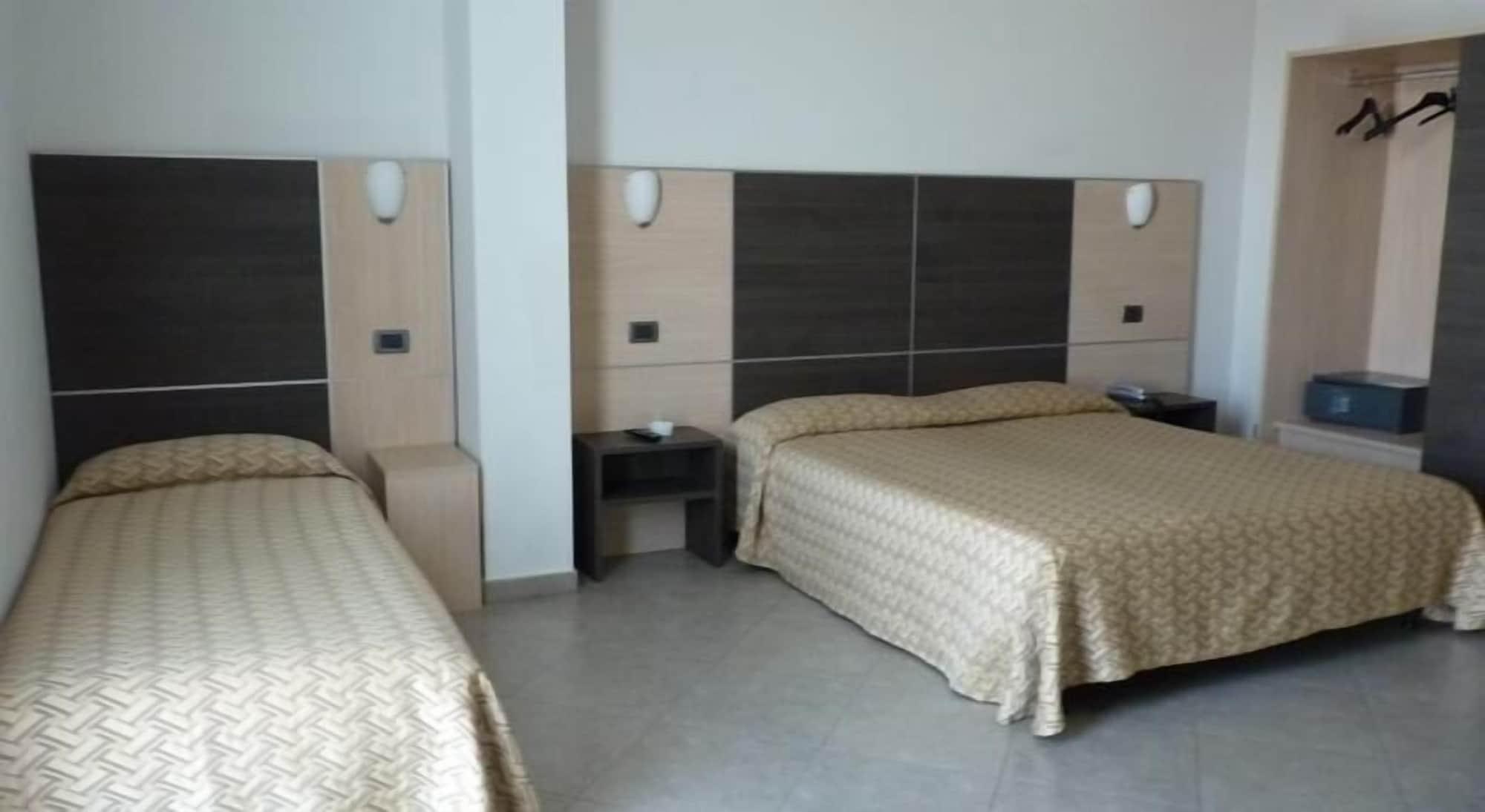 Hotel Lux Modena Esterno foto