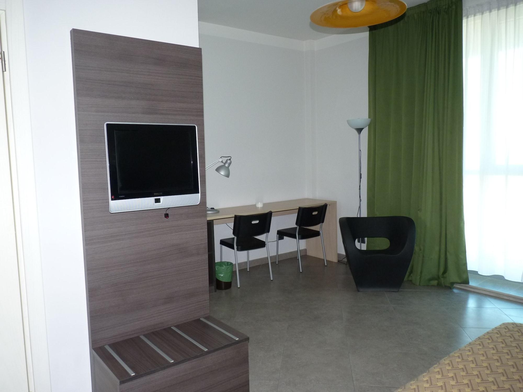 Hotel Lux Modena Esterno foto