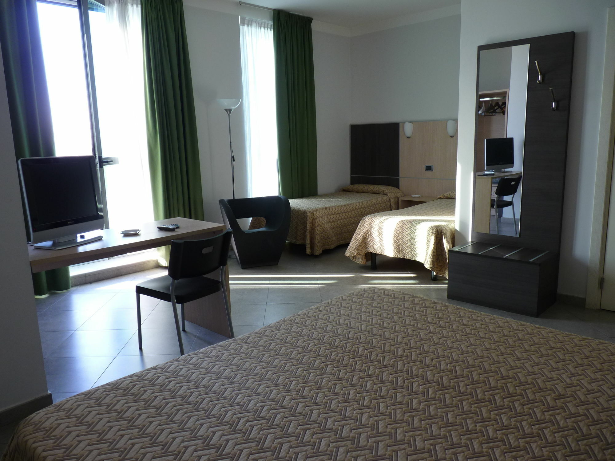 Hotel Lux Modena Esterno foto